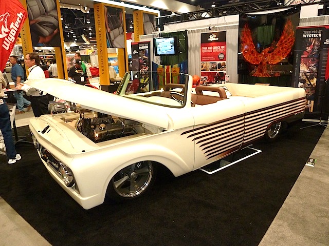 Auto Upholstery - The Hog Ring - SEMA 2013 Custom Truck Interior
