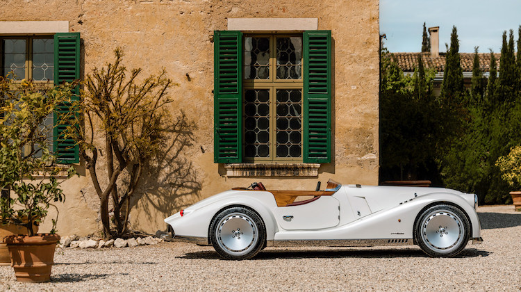 The Hog Ring - This Roadster's Wood Interior is Absolutely Stunning